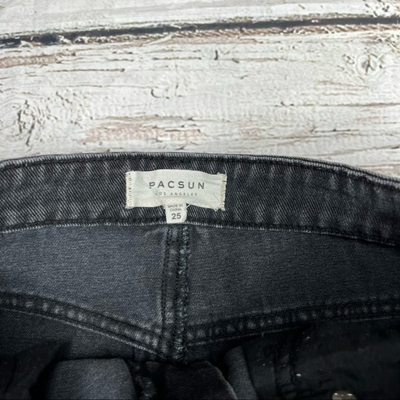 PacSun Denim Raw Hem A Line Mini Skirt Size 25 - Picture 2 of 7